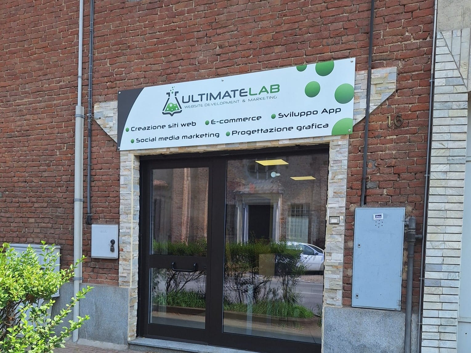 pubblicità e insegne ufficio